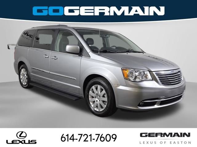 Used 2016 Chrysler Town & Country Touring w/ Driver Convenience Group FWD image 5