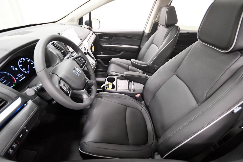 New 2026 Honda Odyssey Touring image 11