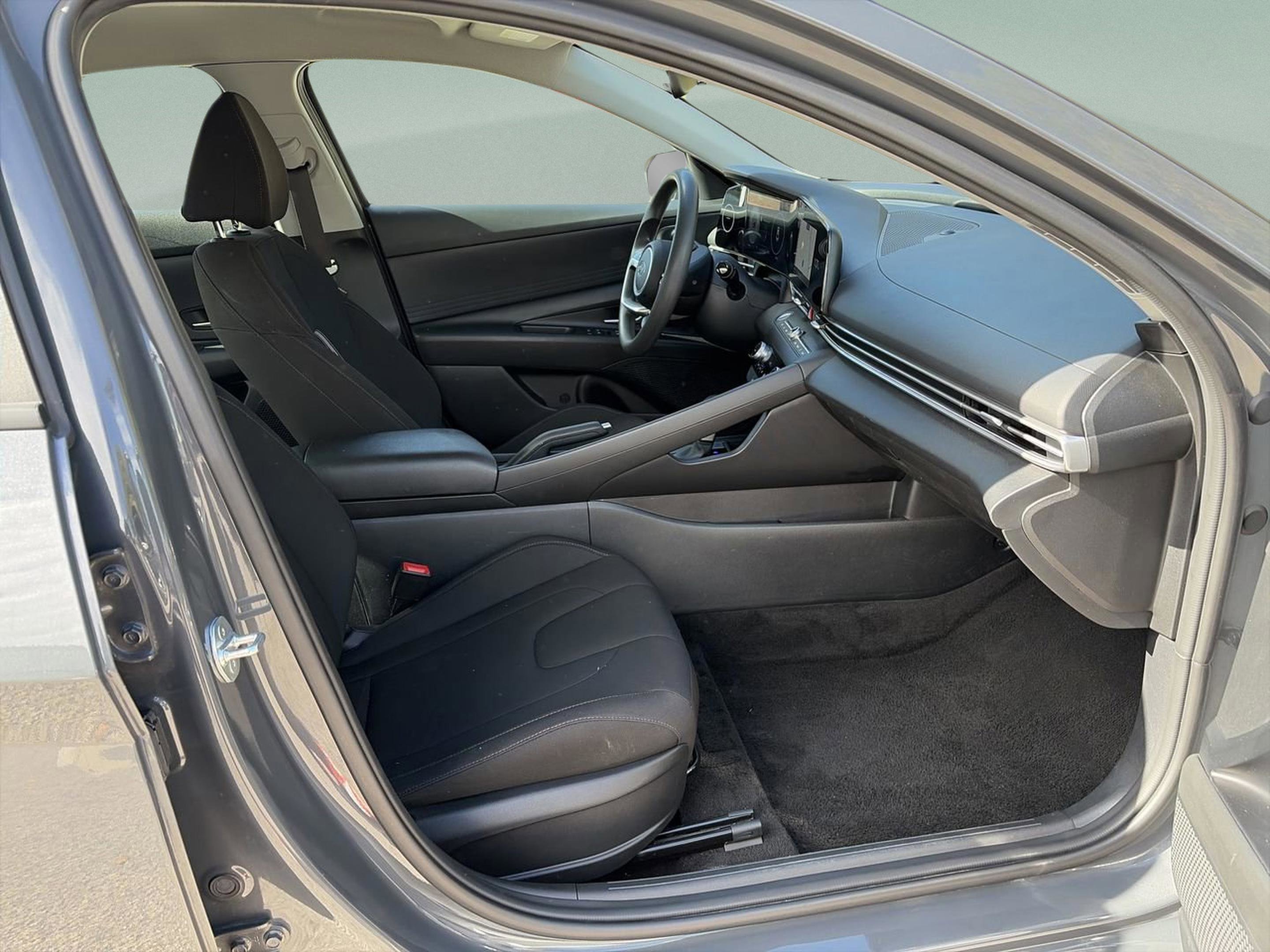 Used 2024 Hyundai Elantra SEL image 20