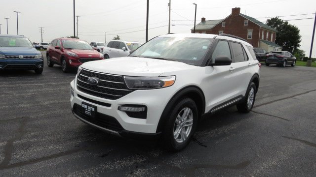 Certified 2023 Ford Explorer XLT w/ Equipment Group 202A image 3