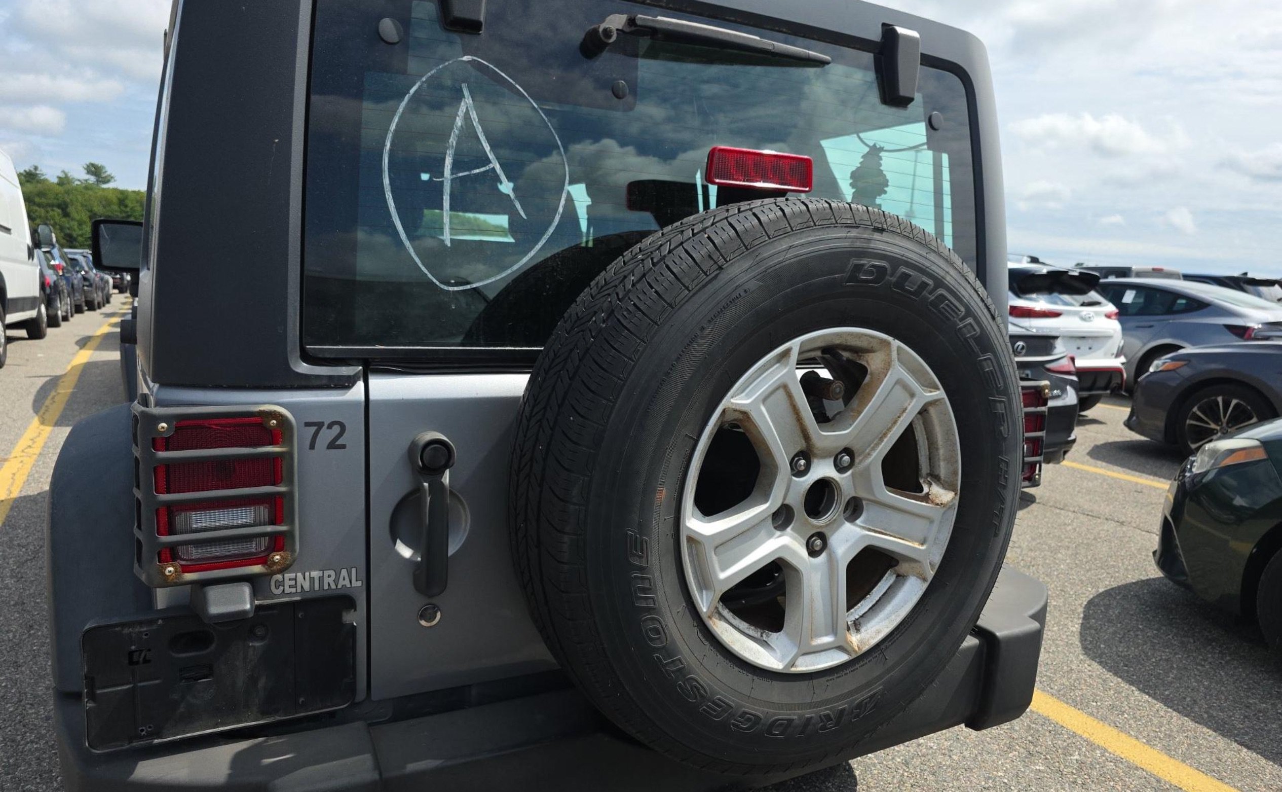 Used 2013 Jeep Wrangler Unlimited Sport w/ Connectivity Group AWD/4WD image 4