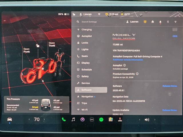 Used 2024 Tesla Model Y Performance image 32