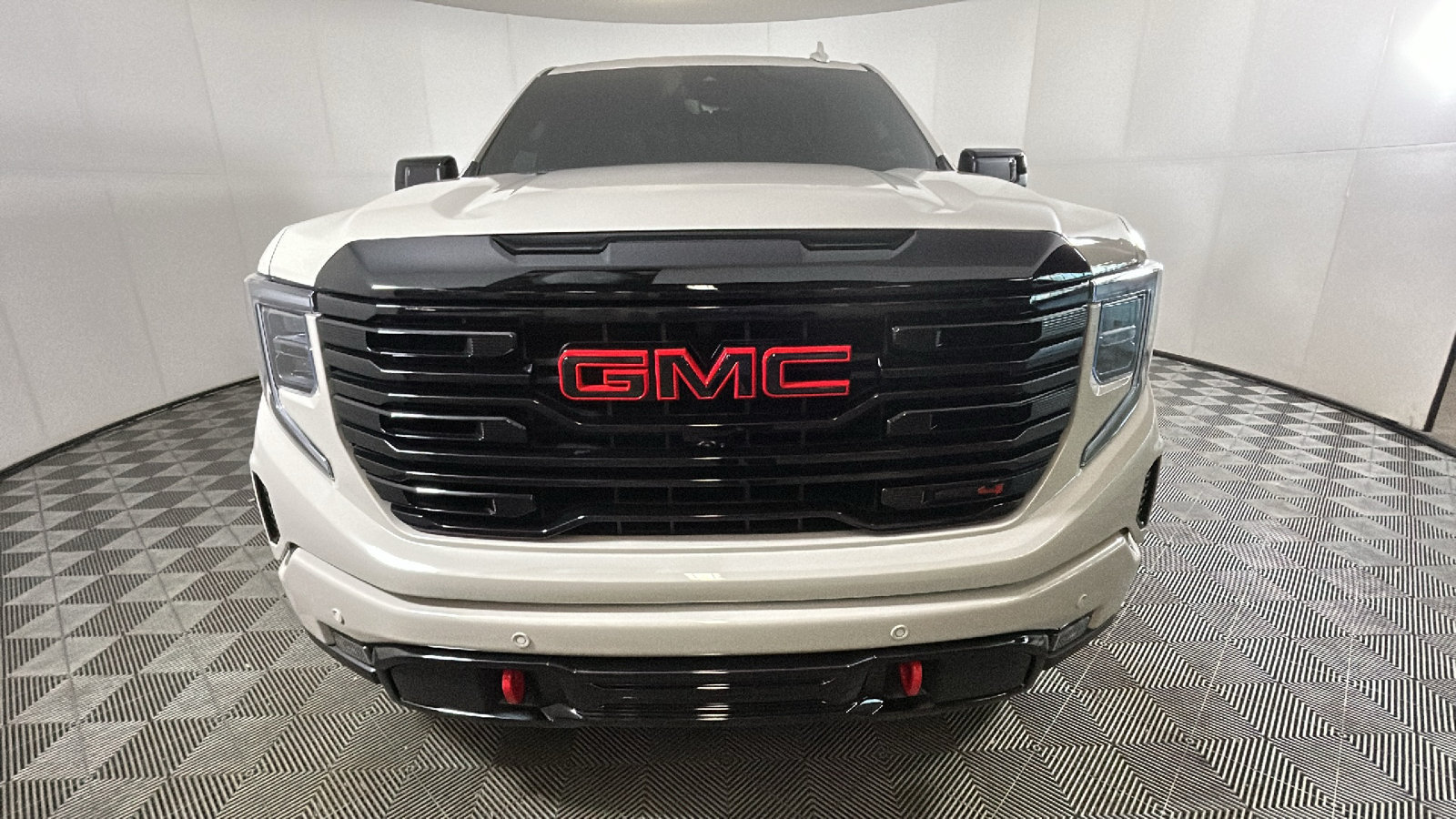 Used 2026 GMC Sierra 1500 AT4 w/ AT4 Premium Package AWD/4WD image 9