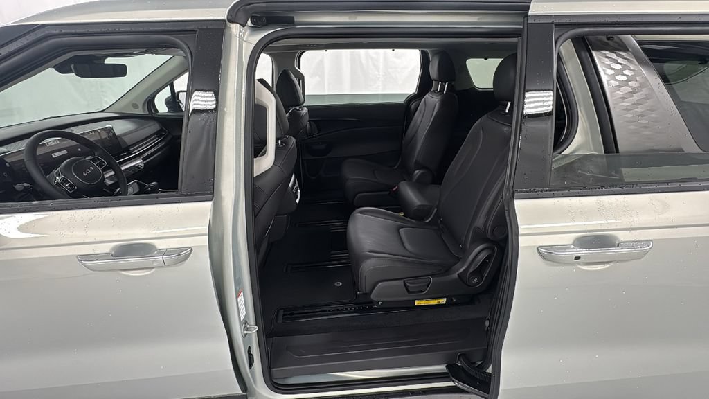 New 2026 Kia Carnival SX w/ SX Dark Edition Package FWD image 40