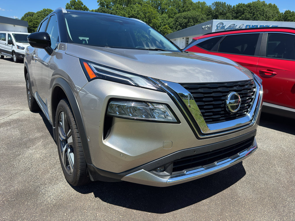 Used 2021 Nissan Rogue Platinum AWD/4WD image 2