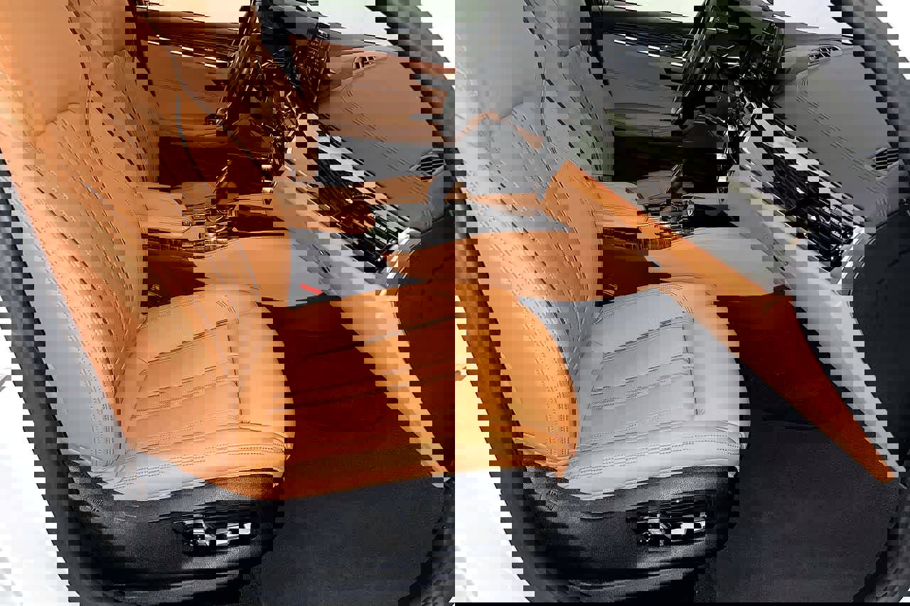 Used 2020 BMW 540i xDrive w/ M Sport Package image 23