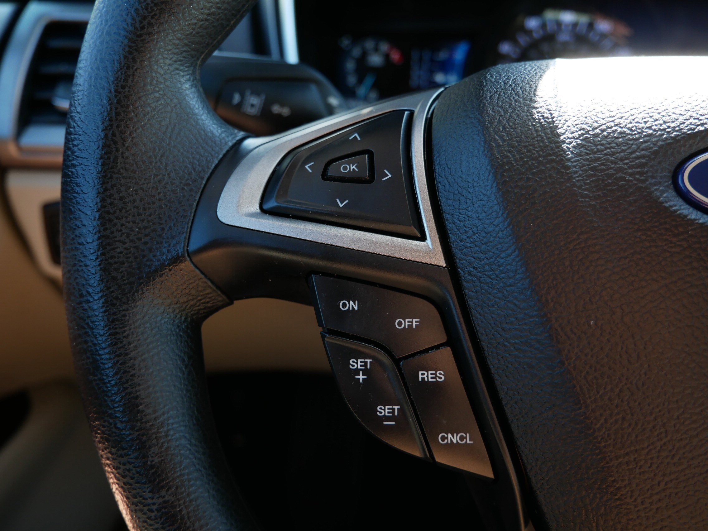 Used 2020 Ford Fusion SE image 28