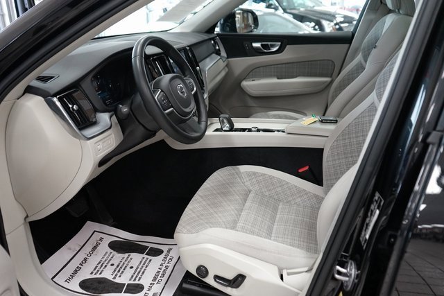 Used 2022 Volvo XC60 T8 Inscription Expression image 28