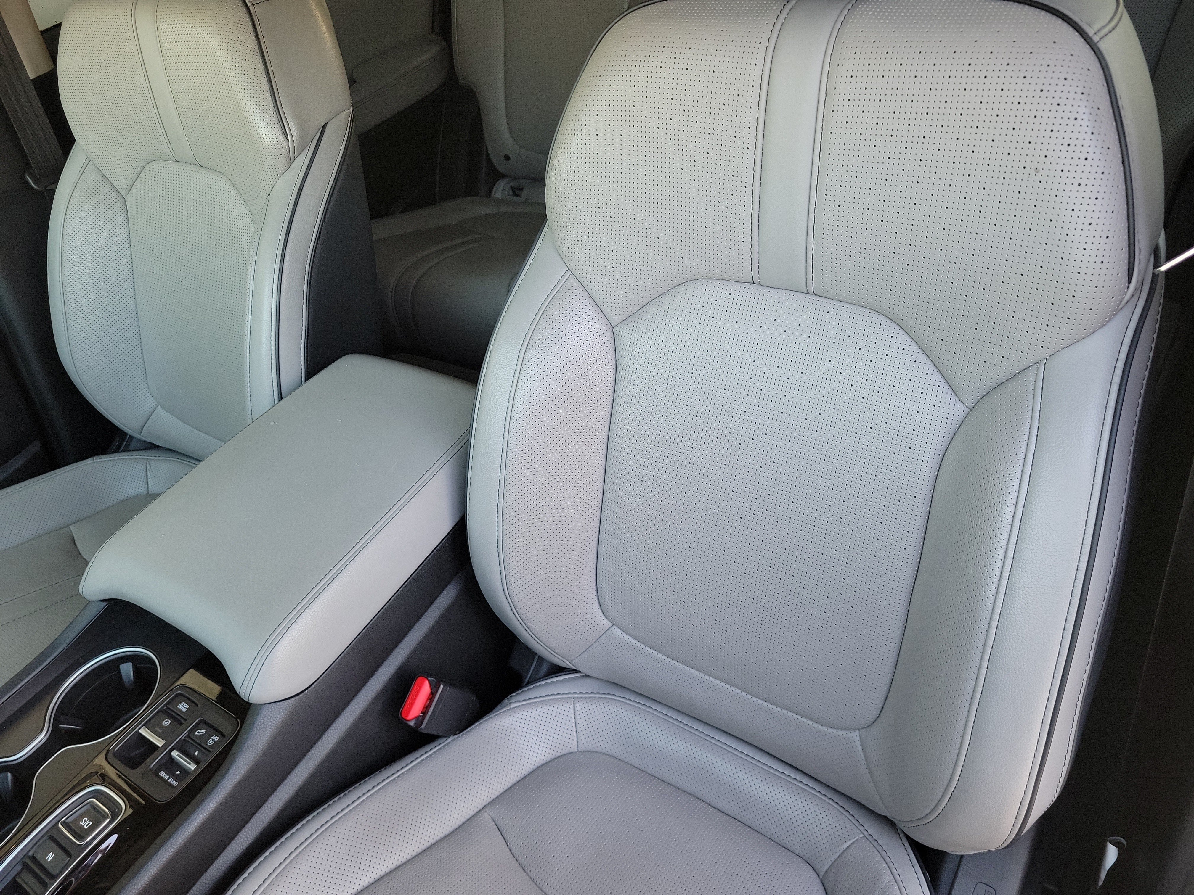 Used 2023 Honda Pilot Elite image 11