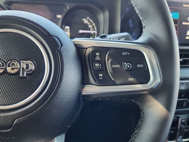 Used 2025 Jeep Wrangler Unlimited Sahara AWD/4WD image 38