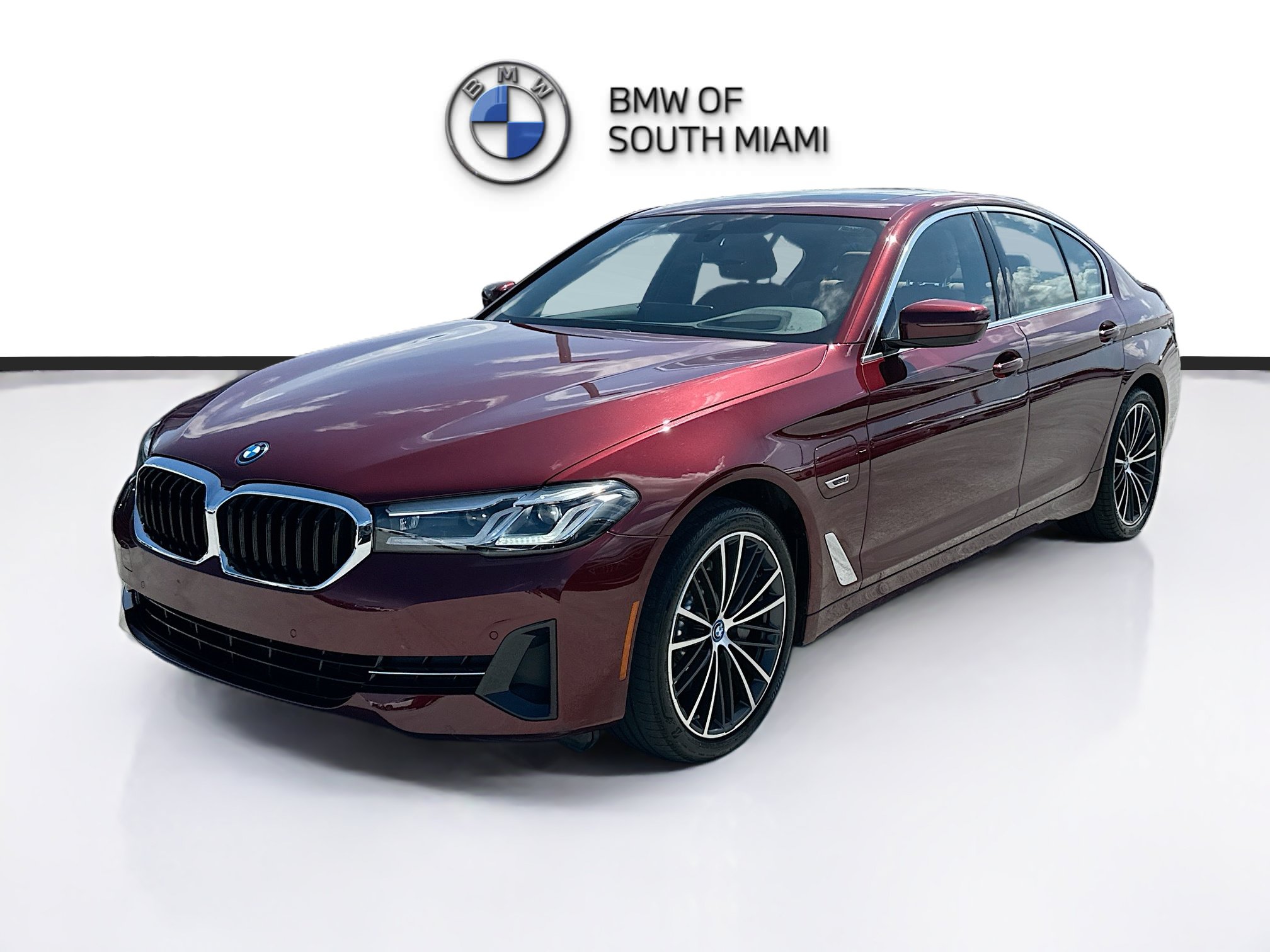 Certified 2023 BMW 530e w/ Premium Package RWD image 3