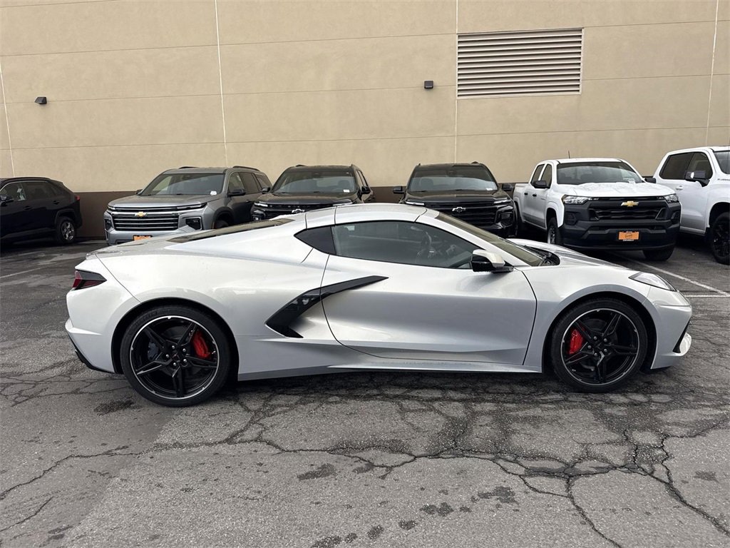 Used 2024 Chevrolet Corvette Stingray Preferred Cpe w/ Stealth Interior Trim Package image 2