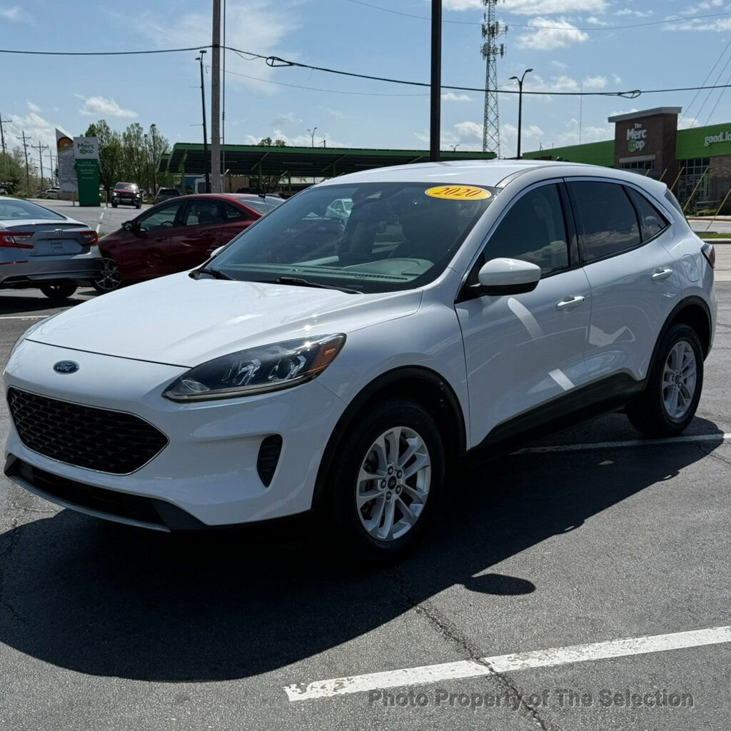Used 2020 Ford Escape SE image 8