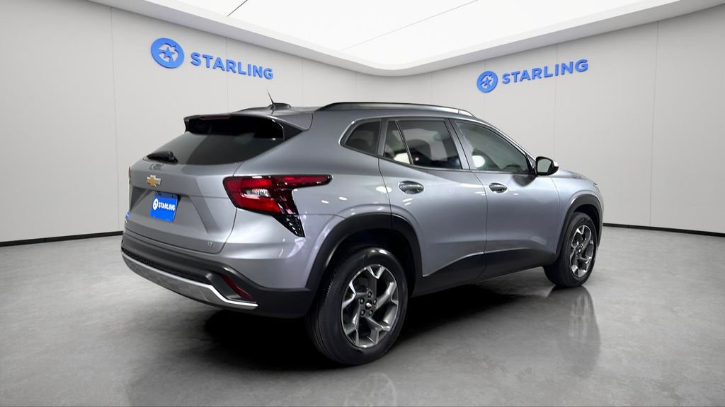 Certified 2024 Chevrolet Trax LT w/ LT Convenience Package image 9