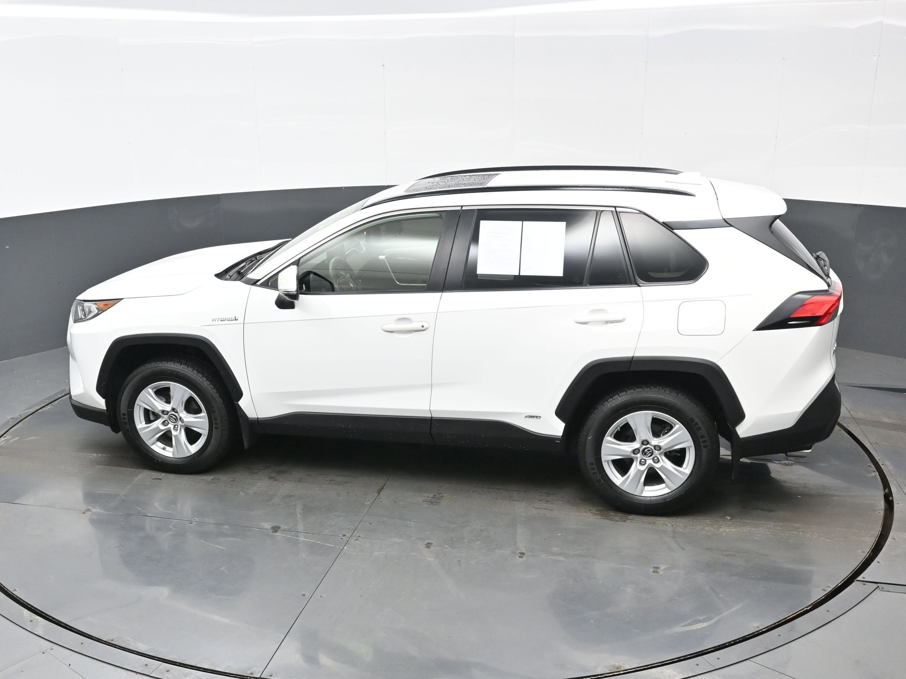 Used 2019 Toyota RAV4 XLE w/ Carpet Mat Package image 37