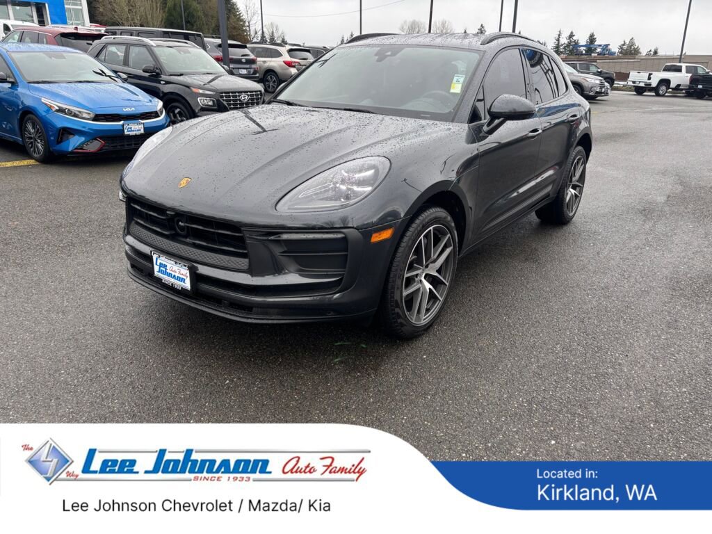 Used 2024 Porsche Macan Base image 1