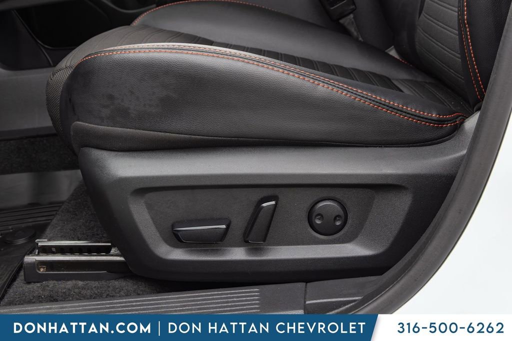 Used 2025 Nissan Rogue SV AWD/4WD image 16