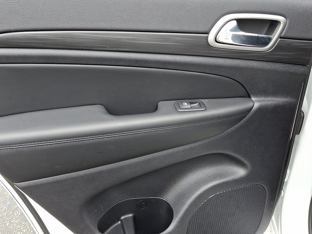 Used 2022 Jeep Grand Cherokee Laredo X image 19