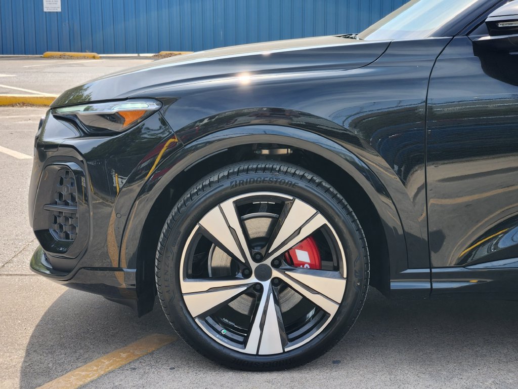 New 2026 Audi SQ5 Prestige AWD/4WD image 11