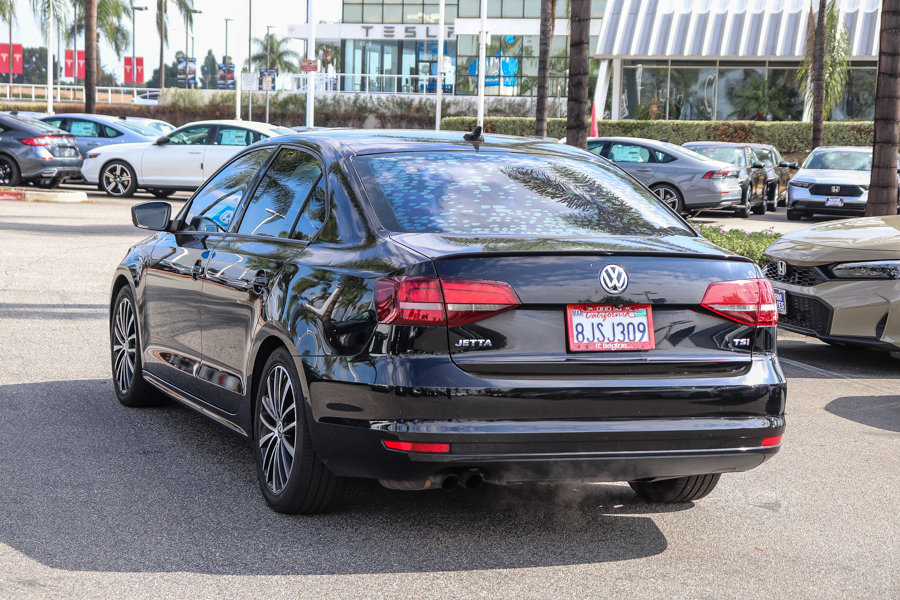 Used 2016 Volkswagen Jetta Sport w/ Lighting Package FWD image 12