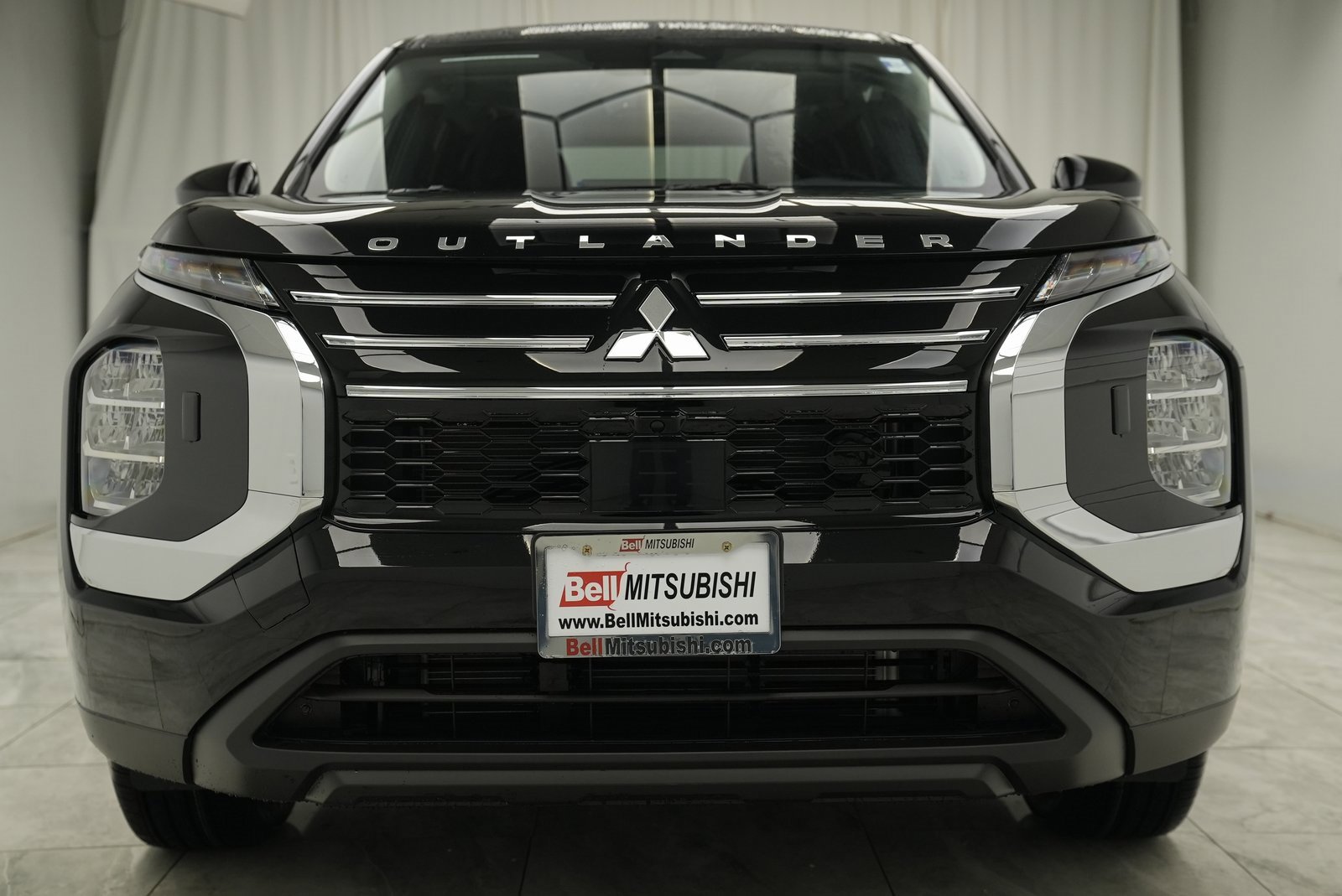 Used 2025 Mitsubishi Outlander ES image 3