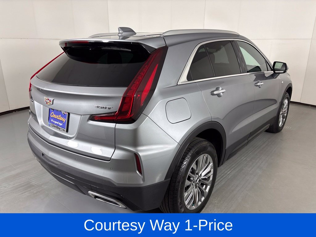 Used 2024 Cadillac XT4 Premium Luxury FWD image 11