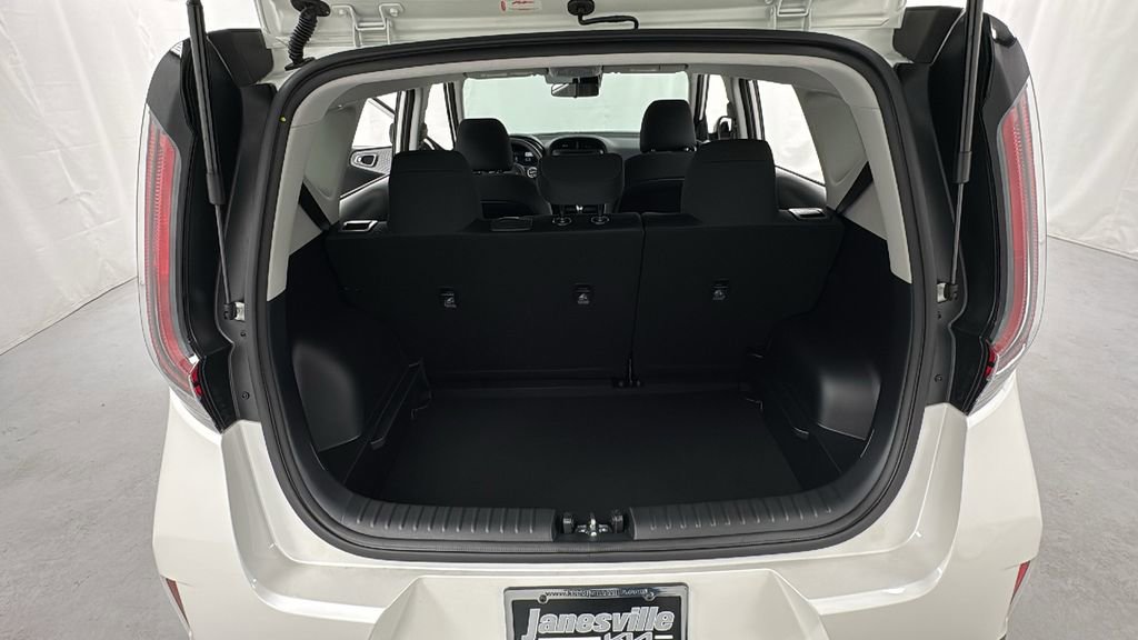 New 2025 Kia Soul LX image 15