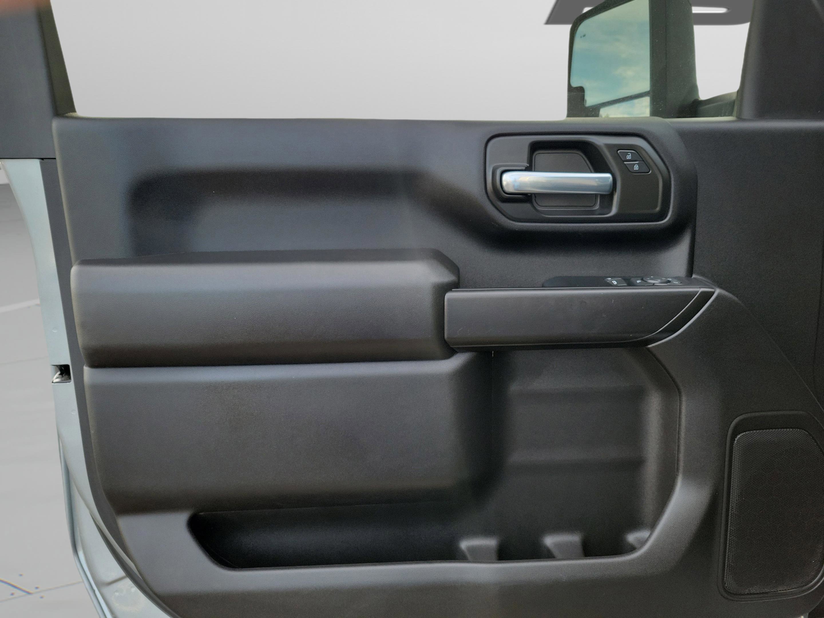 Used 2025 GMC Sierra 3500 Pro w/ 1SA Pro Safety Plus Package AWD/4WD image 11