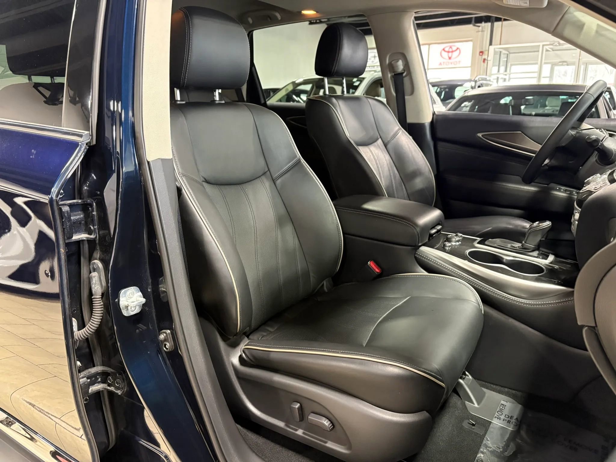 Used 2018 INFINITI QX60 AWD w/ Premium Plus Package image 10