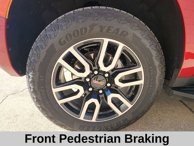 Used 2024 GMC Yukon AT4 w/ Technology Package image 12