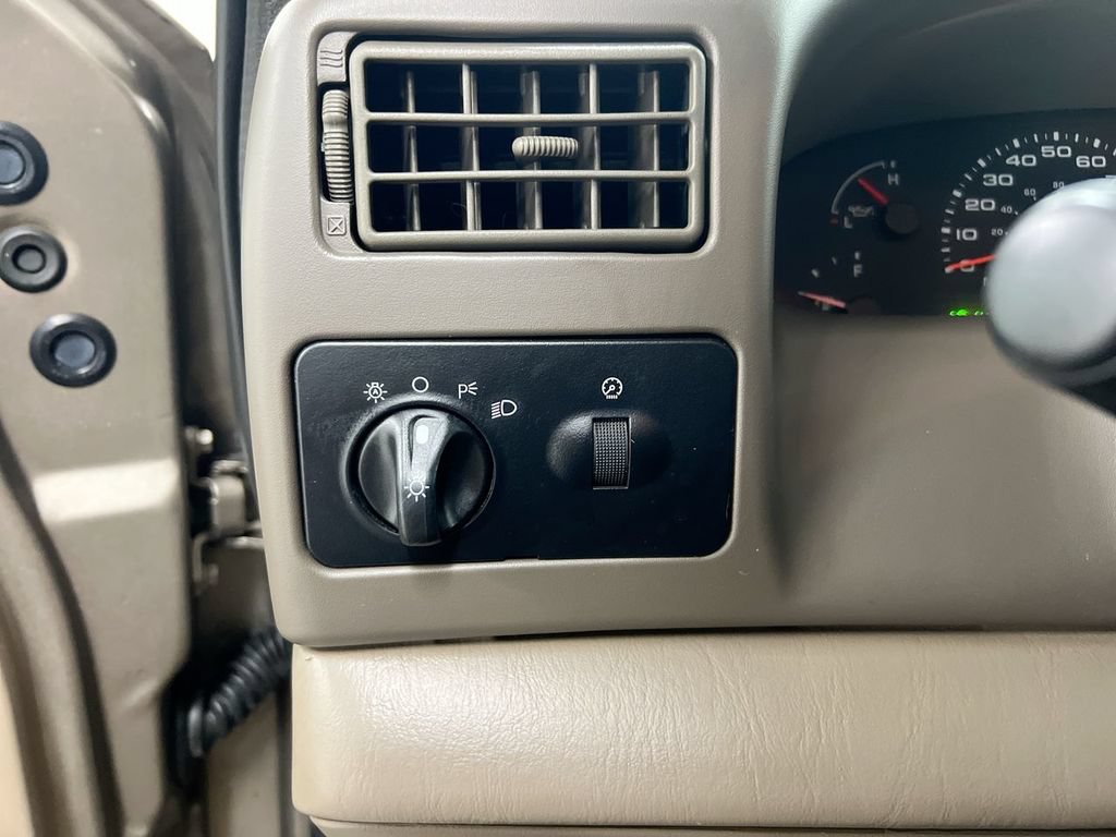 Used 2003 Ford F250 XL RWD image 17