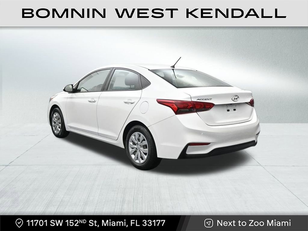 Used 2022 Hyundai Accent SE image 3