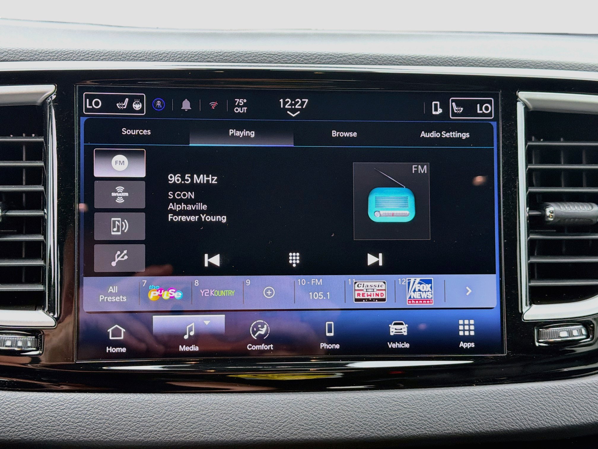Used 2025 Chrysler Pacifica Select FWD image 18