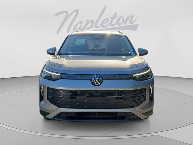 New 2026 Volkswagen Tiguan SE FWD image 2