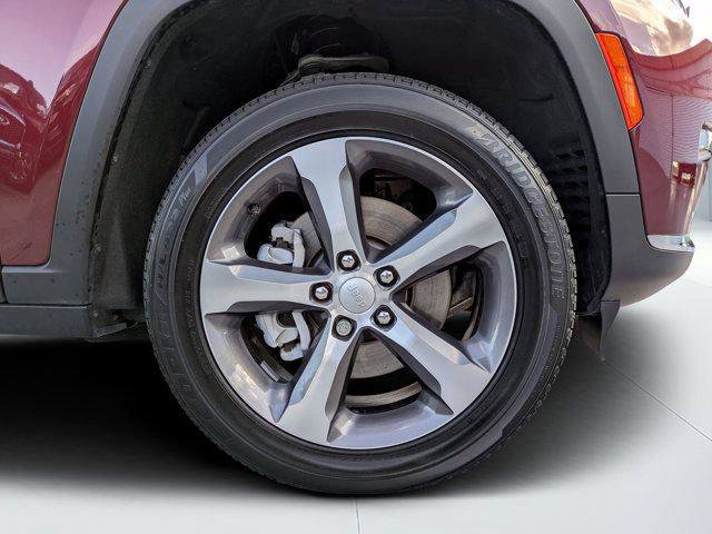 Certified 2025 Jeep Grand Cherokee L Limited w/ Trailer Tow Package AWD/4WD image 10