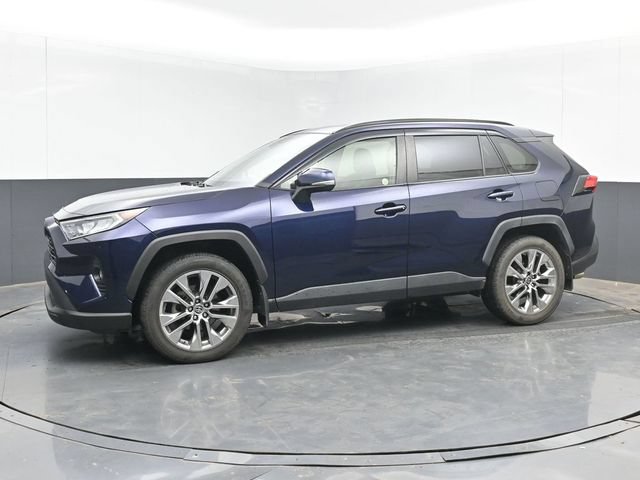 Used 2019 Toyota RAV4 XLE Premium FWD image 11