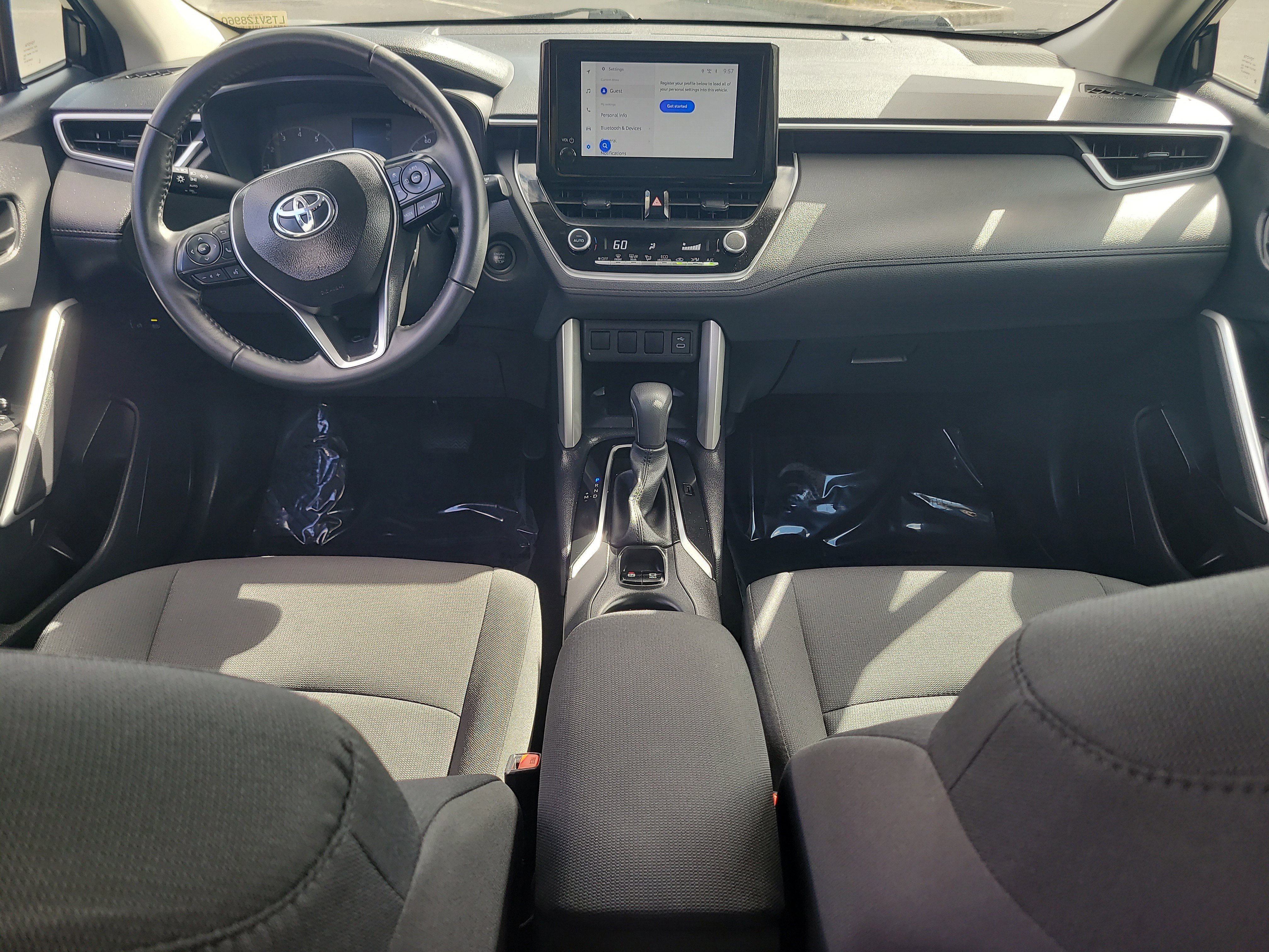 Used 2025 Toyota Corolla Cross LE image 15