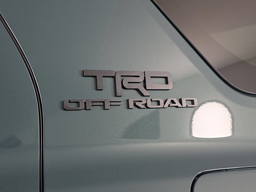 Used 2025 Toyota 4Runner TRD Off-Road Premium AWD/4WD image 12
