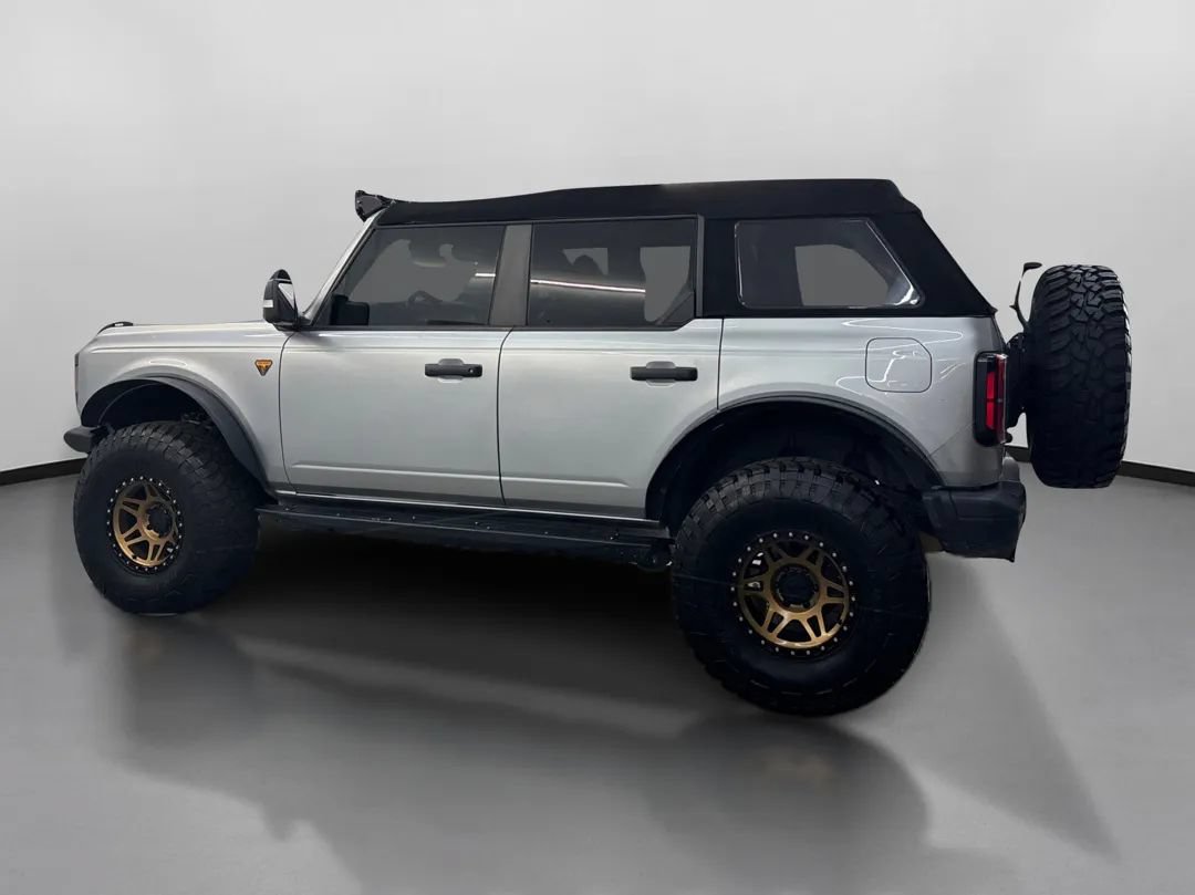 Used 2022 Ford Bronco Badlands w/ Sasquatch Package AWD/4WD image 5