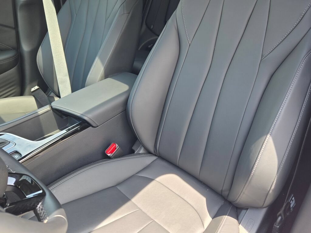 Used 2025 Acura ADX AWD image 25