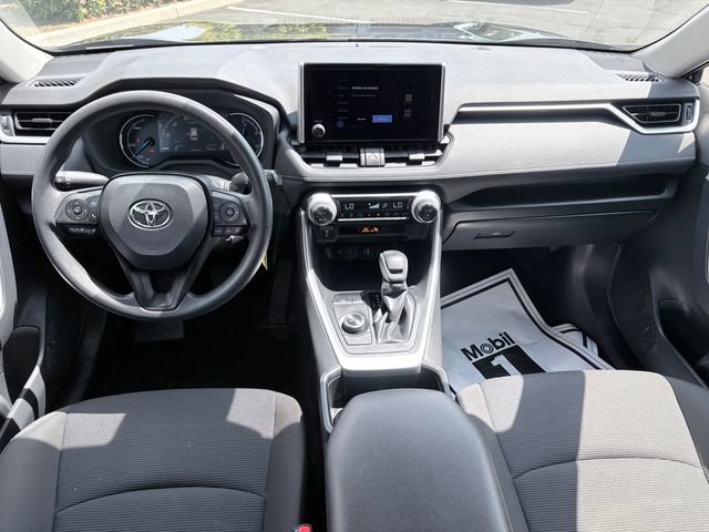 Used 2023 Toyota RAV4 LE AWD/4WD image 8