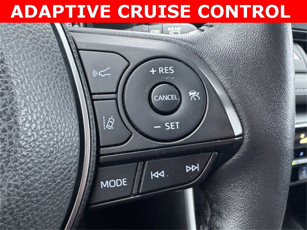 Used 2022 Toyota RAV4 XLE image 23