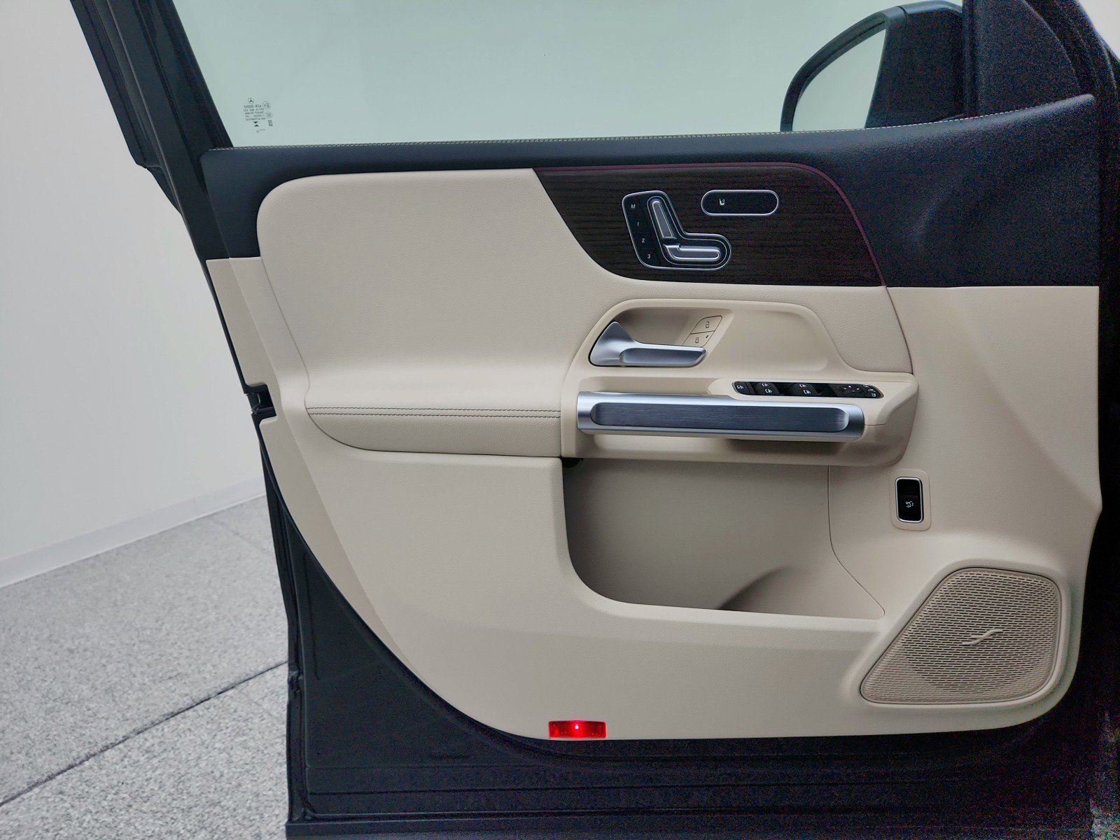 Certified 2024 Mercedes-Benz EQB 250+ image 22