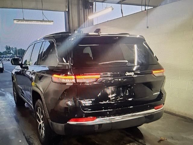 Used 2025 Jeep Grand Cherokee Limited w/ Luxury Tech Group II AWD/4WD image 29
