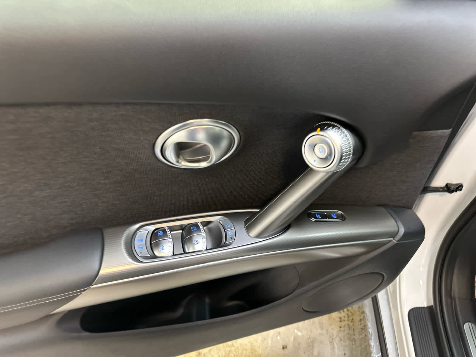 New 2025 Genesis GV60 Advanced image 11