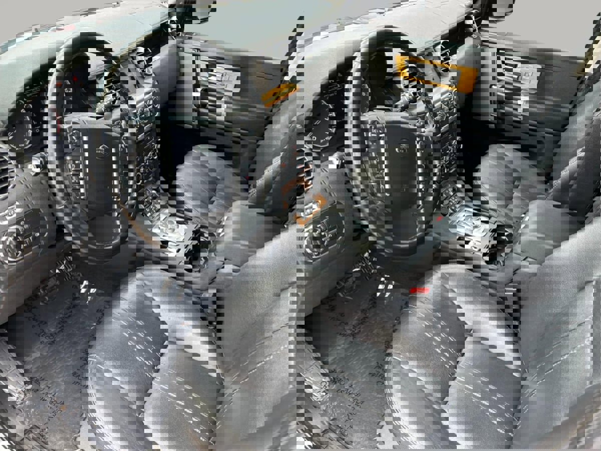 Used 2016 Land Rover LR4 image 12