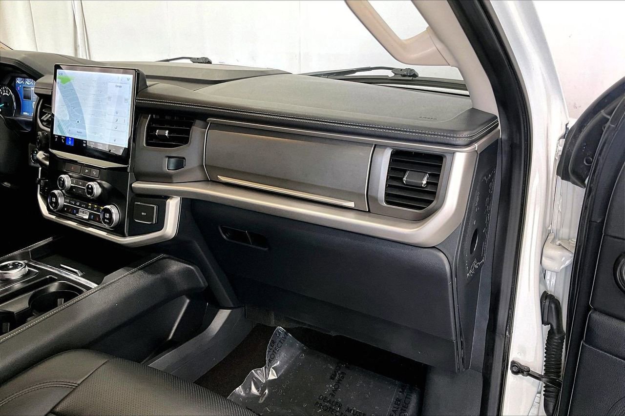 Used 2022 Ford Expedition Max XLT AWD/4WD image 16