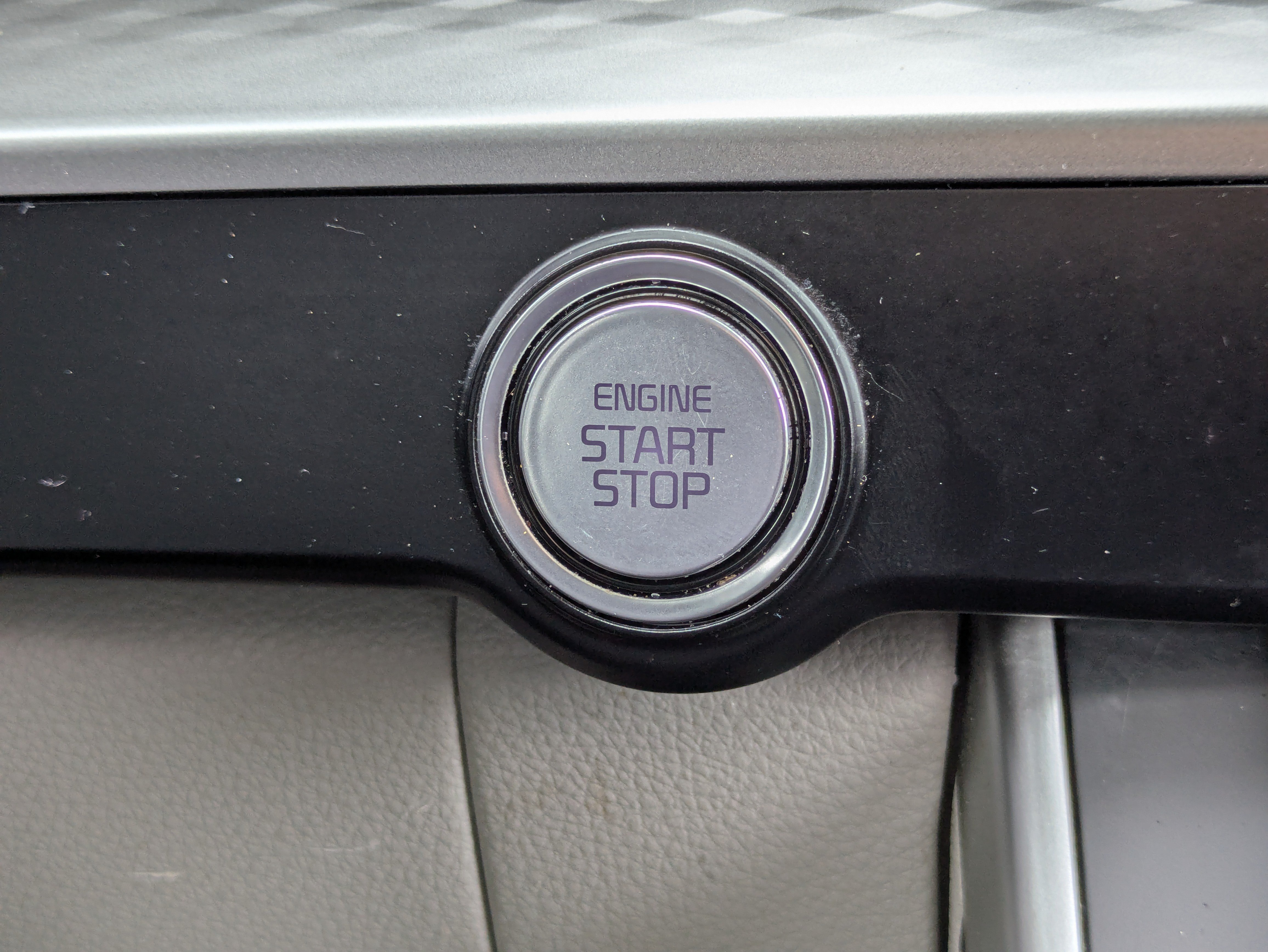 Certified 2024 Kia Carnival LX FWD image 29