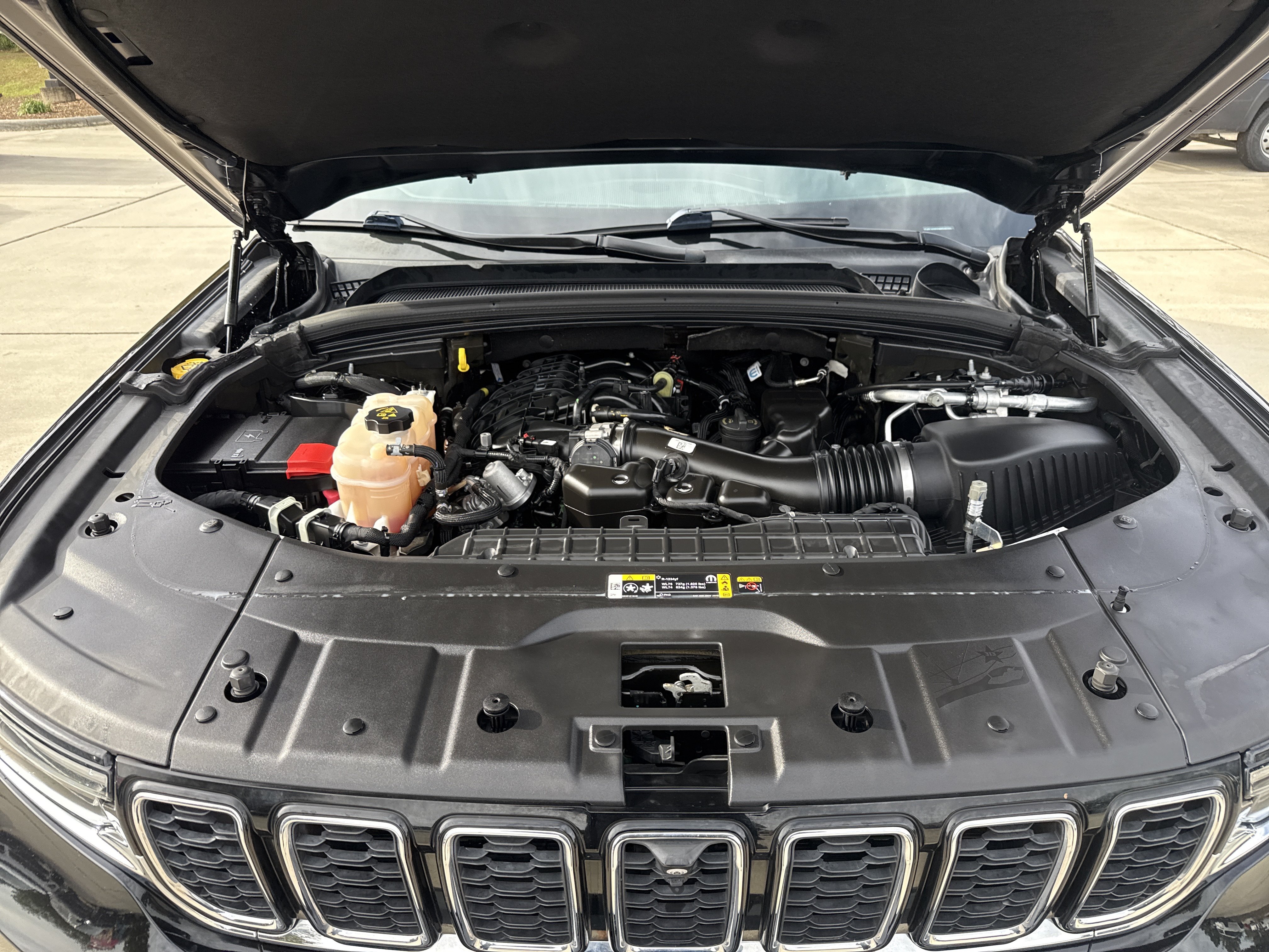 Used 2022 Jeep Grand Cherokee L Limited w/ Luxury Tech Group II AWD/4WD image 34