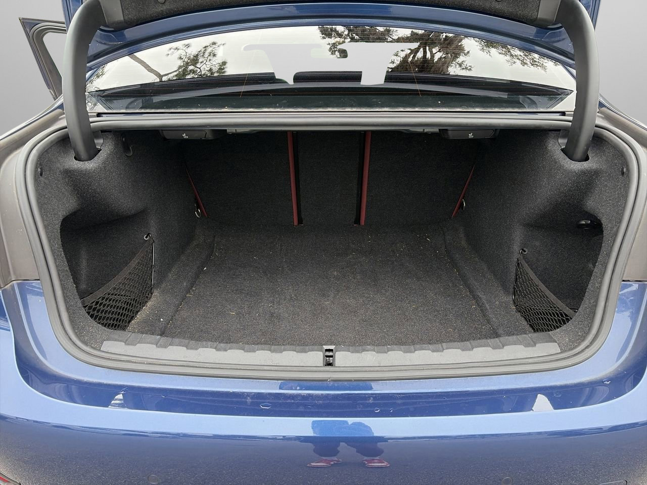 Used 2022 BMW 330i Sedan w/ Driving Assistance Package image 29